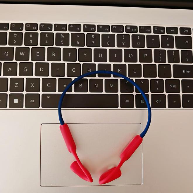 卡 Runner Air 耳机给你带来惊喜爱游戏app体育享受好音质与舒适佩戴体