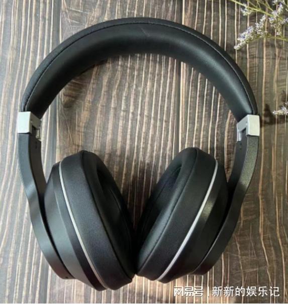 戴降噪耳机是音乐的守护者爱游戏app网站4款头(图4)