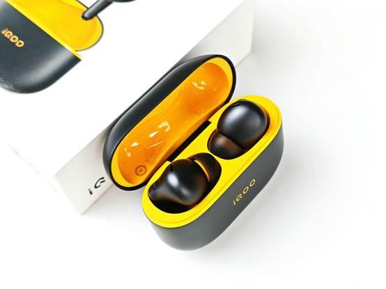 用体验：旗舰降噪与卓越体验的完美融合爱游戏ayxiQOO TWS 5使(图2)